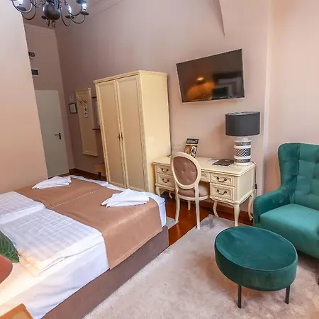 Belga Boutique Panzio Hotel 3*