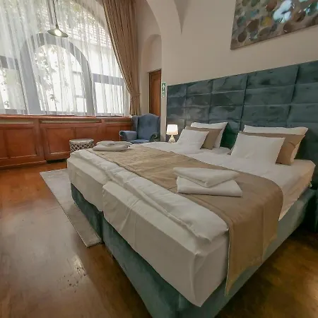 Belga Boutique Panzio Hotel 3*