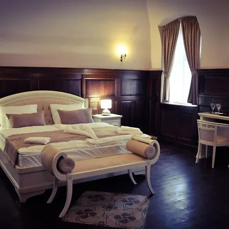 Belga Boutique Panzio Debreţin